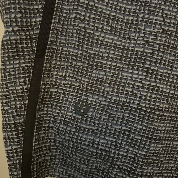 Lululemon men’s Pace Breaker short - Picture 3 of 3